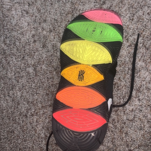 Nike Kyrie 5 Black Rainbow Soles - Picture 7 of 7